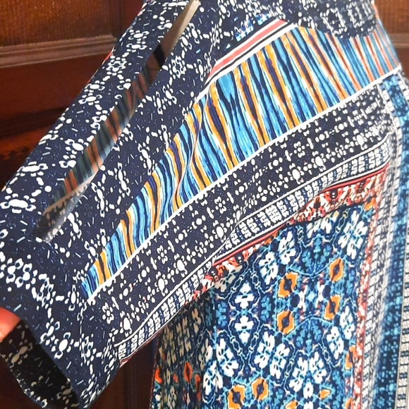 Cold Shoulder Geometric Print Dress - Picture 3 of 9